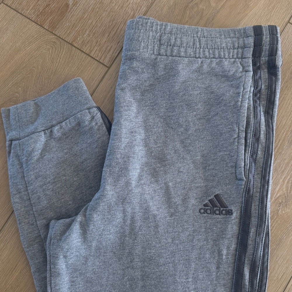 Adidas Youth Gray Knit Jogger Pants with Darker Gray Stripes, Youth X-Large EUC